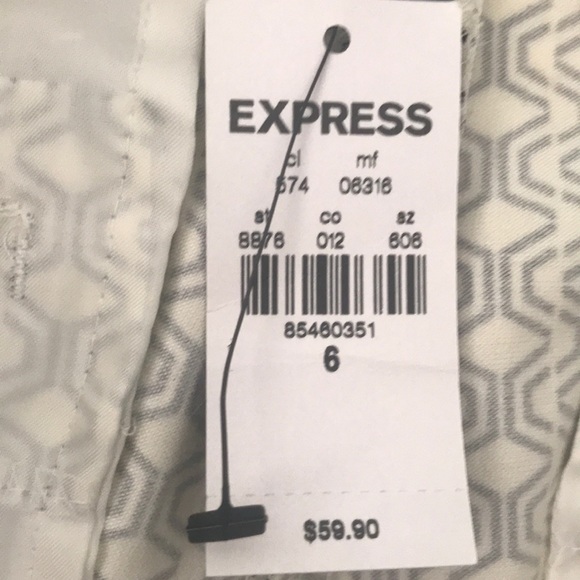 Express NWT zig-zag Shorts Black & Off-White - Picture 2 of 8